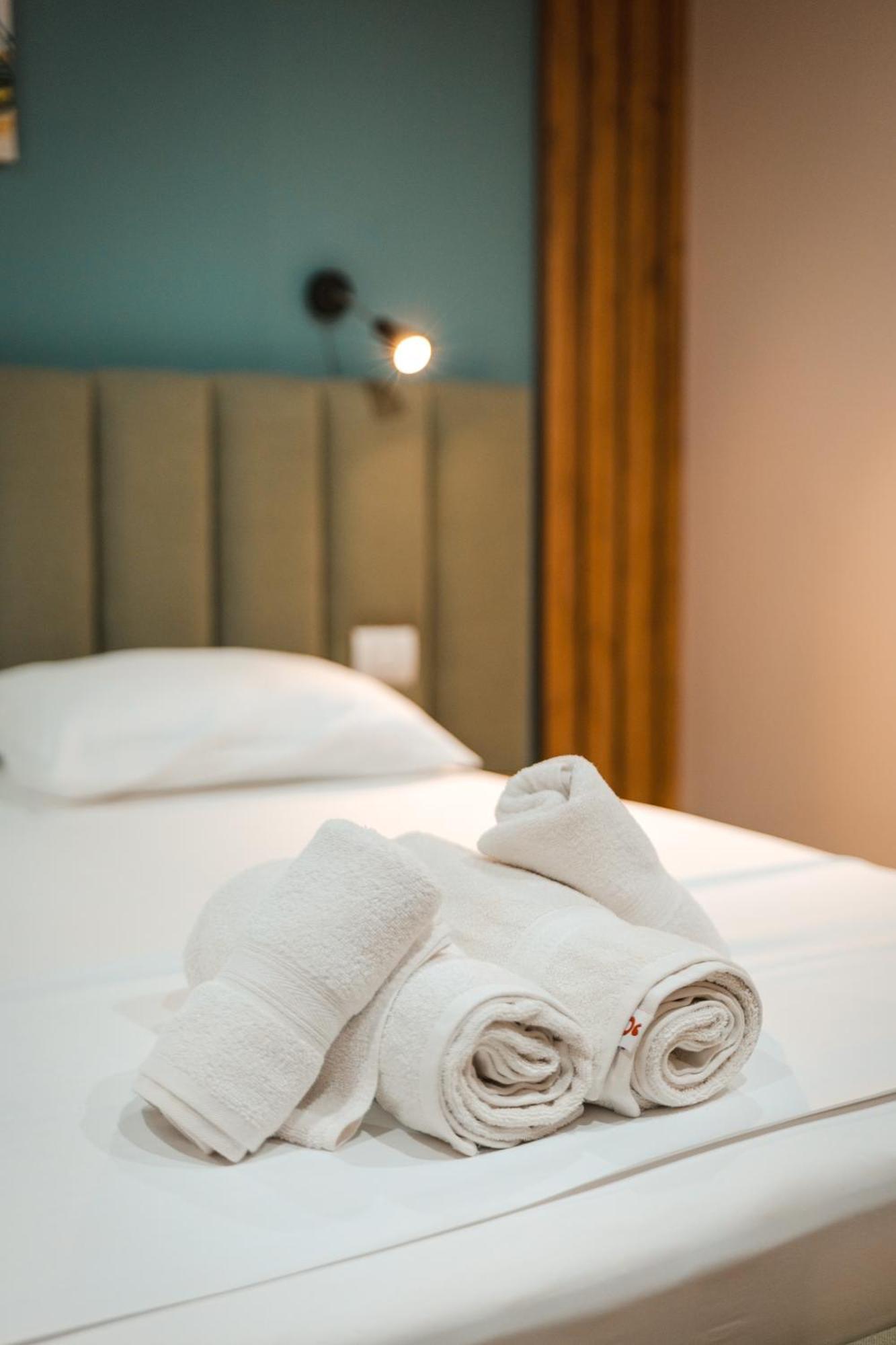 The Blue Wave Hotel Himare Ngoại thất bức ảnh